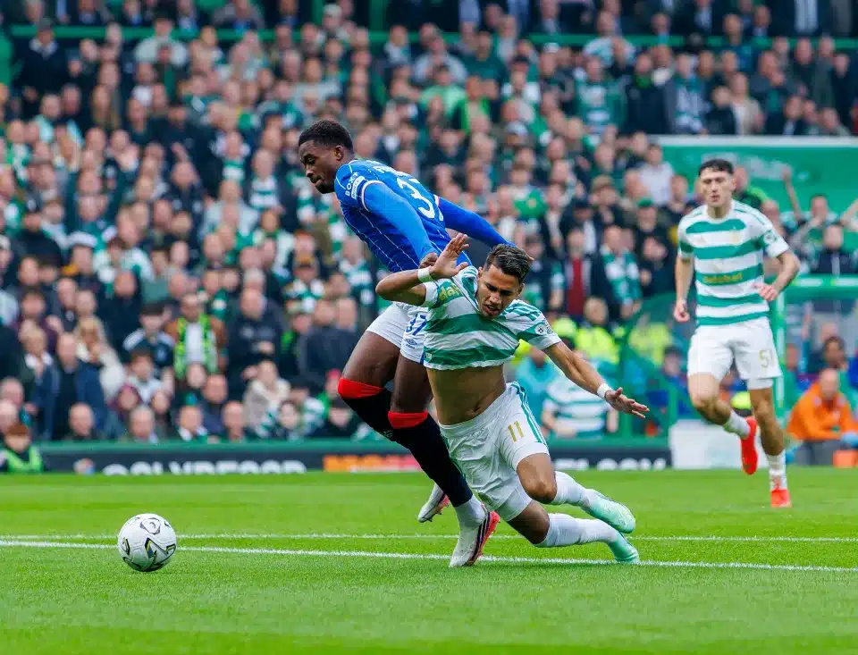 Pundits Say Fernandez Lucky To Escape Red Card In Old Firm Derby 8 Pundits Say Fernandez Lucky To Escape Red Card In Old Firm Derby